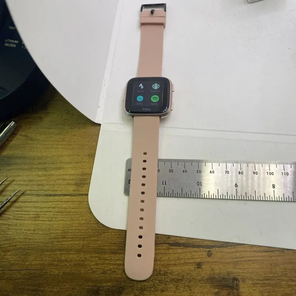 Fitbit Versa Womens Activity Tracker Watch Works